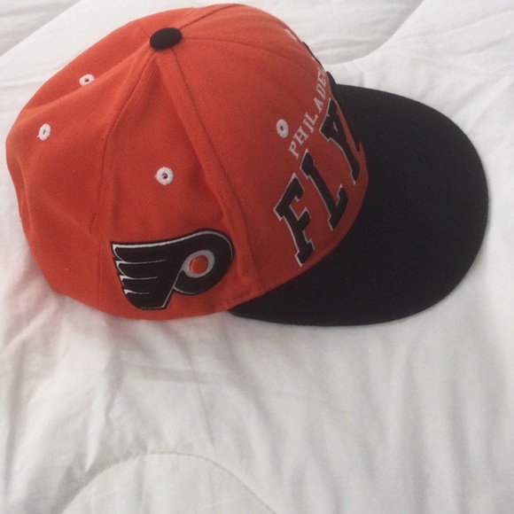 Zephyr Philadelphia Flyers adjustable hat - Picture 2 of 5